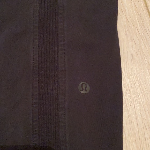 lululemon black joggers - Picture 3 of 3